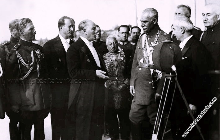 Atatürk-ve-Rıza-Pehlevi