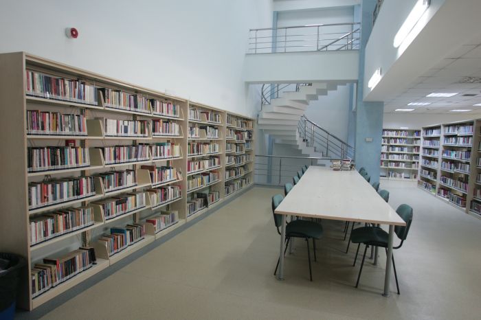 İdris-Güllüce-Kütüphanesi