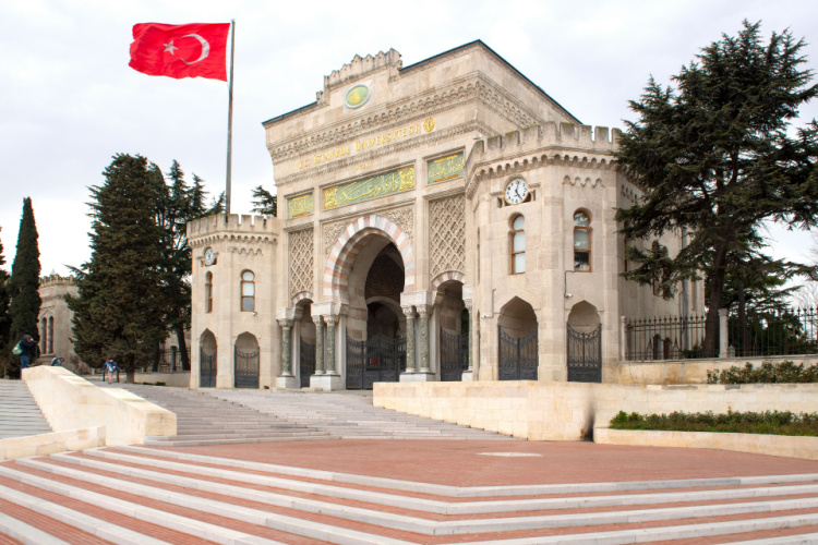 oryantalist üslup, osmanlı dönemi eserleri, istanbul tarihi eserler, istanbul oryantalist mekanlar, istanbul üniversitesi