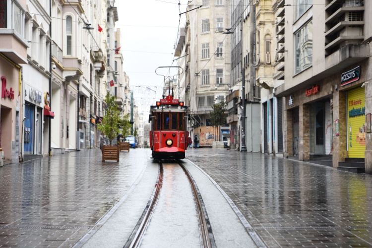Discover the Hidden Streets of Taksim!