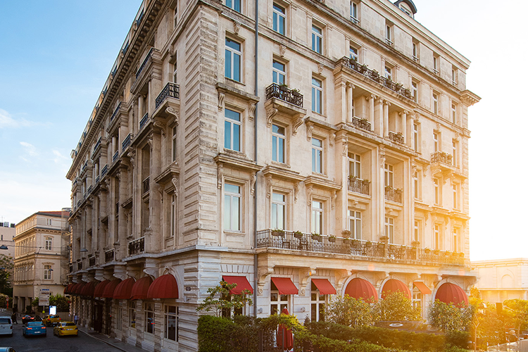Pera Palace Hotel for an Unforgettable Experience in Beyoğlu!