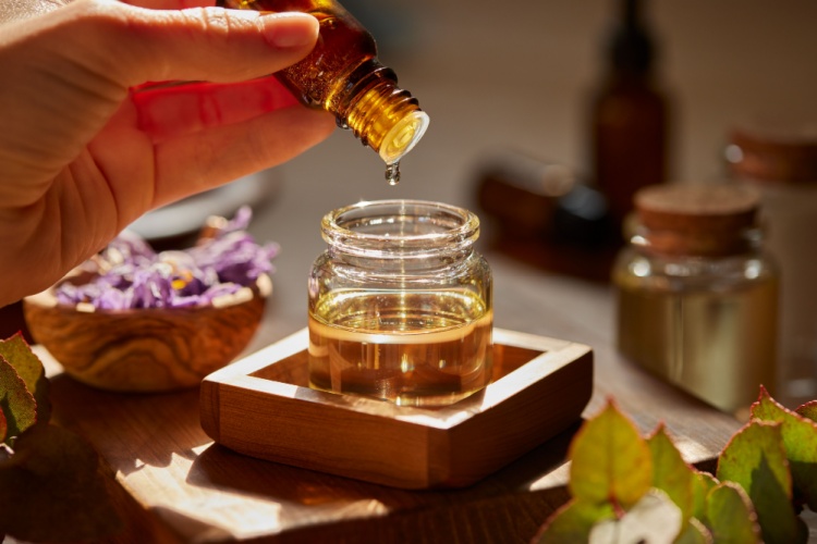 The Physical Benefits of Massage Oils