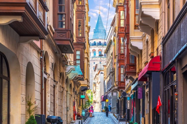 An April Fairytale in the Heart of Beyoğlu