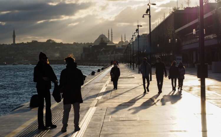 Kabataş'tan Karaköy'e Tarihle İç İçe Bir Yolculuk