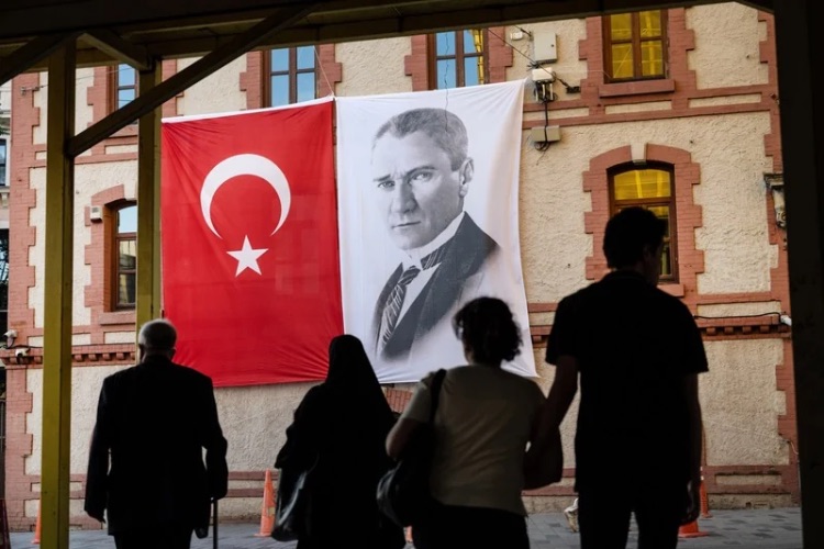Türkiye'nin Yeni ve Aydınlık Hikâyesinin İlk Sayfaları